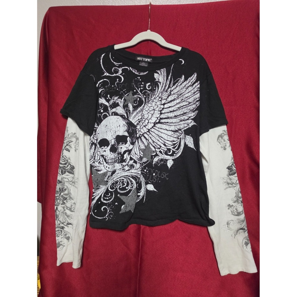 Hot Topic Womens SM Gothic Skull & Wing Long Sleeve Layered T Shirt Black/White